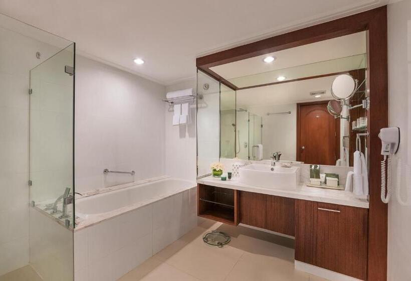 Люкс 3 Спальни, Discovery Suites Manila, Philippines
