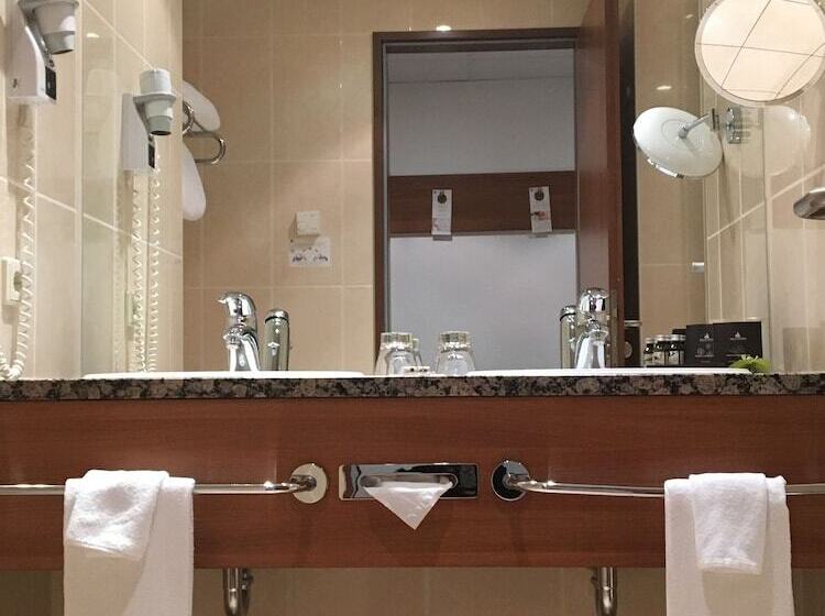 스탠다드 룸, Dorint Hotel Am Dom Erfurt