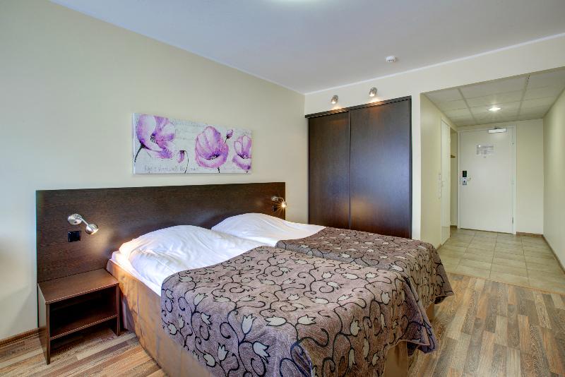 اتاق سوپریور, Dzingel