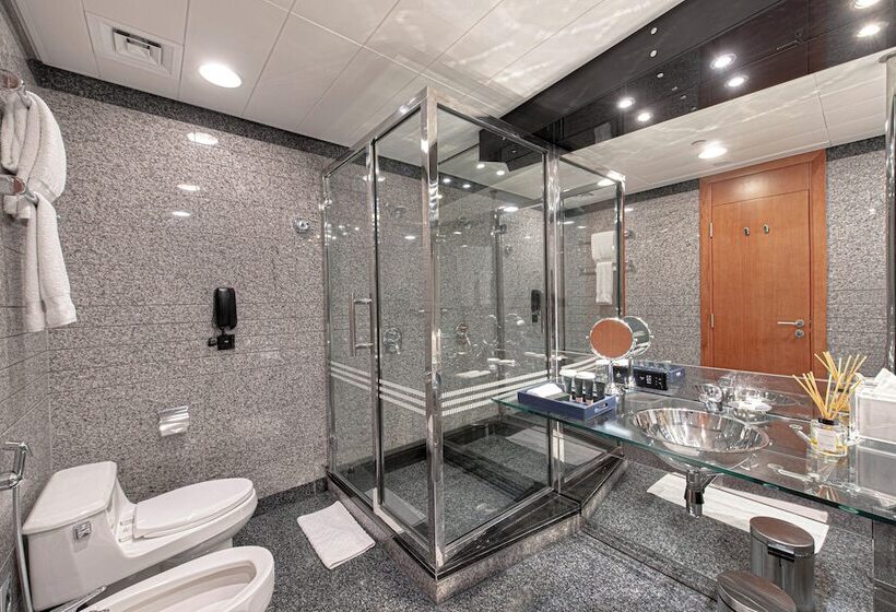 اتاق لوکس با تخت بزرگ, Golden Sands Boutique Hotel Dubai Creek