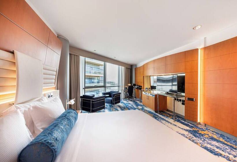 اتاق لوکس با تخت بزرگ, Golden Sands Boutique Hotel Dubai Creek