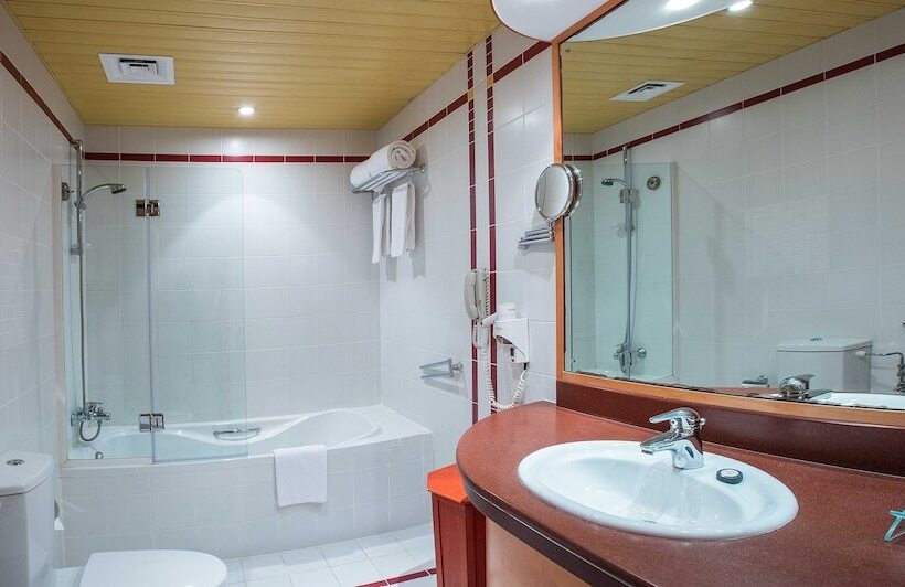 سوییت اجرایی, Gulf Court