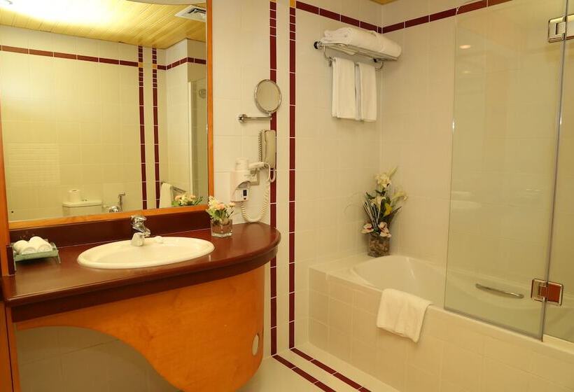 سوییت جونیور, Gulf Court