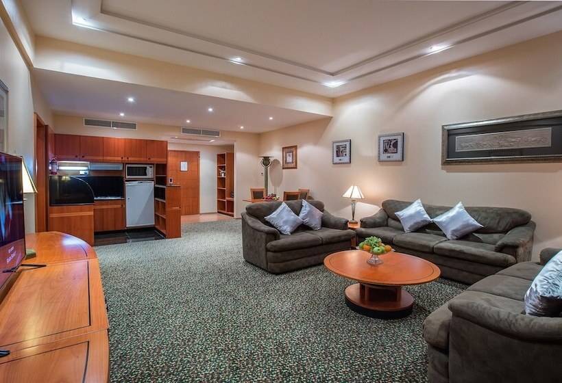 سوییت, Gulf Court