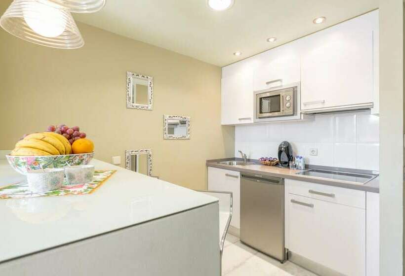 Полулюкс, Holiday World Riwo