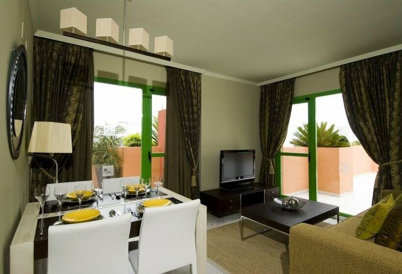 Полулюкс, Holiday World Riwo