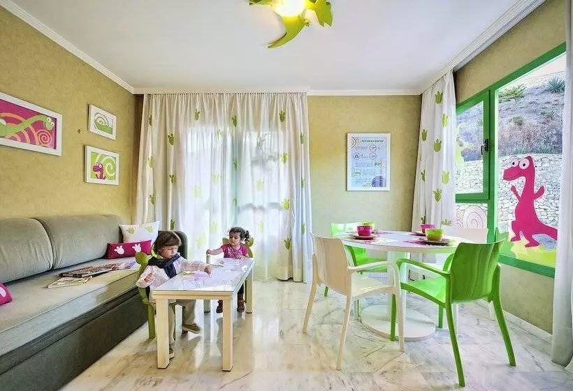 سوییت جونیور, Holiday World Riwo, Affiliated by Meliá
