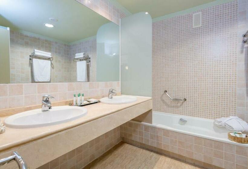 Номер Стандарт, Holiday World Riwo