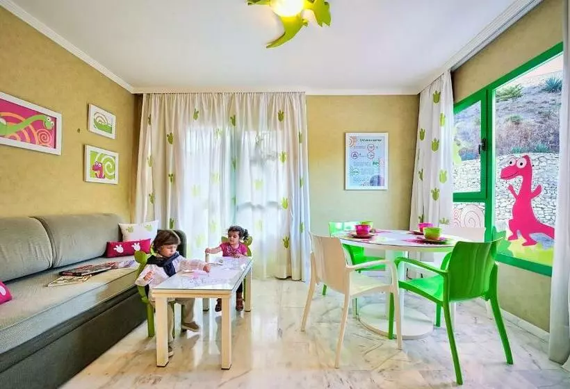 اتاق استاندارد, Holiday World Riwo, Affiliated by Meliá