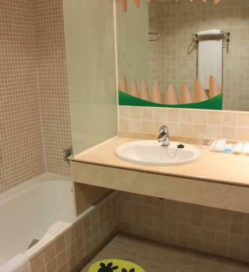 Номер Стандарт, Holiday World Riwo