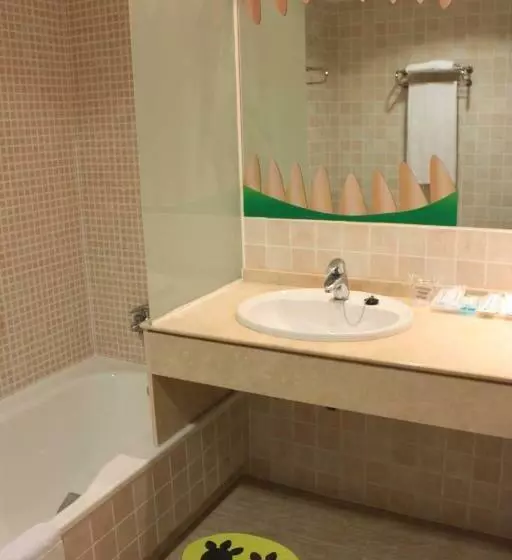 اتاق استاندارد, Holiday World Riwo, Affiliated by Meliá