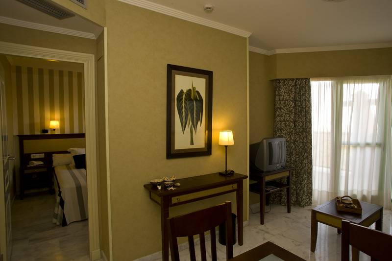 Полулюкс, Holiday World Riwo