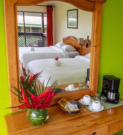 غرفه قياسيه سريرين مزدوجين, Lavas Tacotal