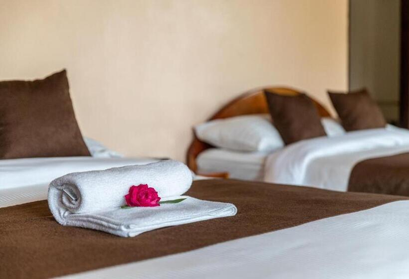 بنجلو ديلوكس, Lavas Tacotal