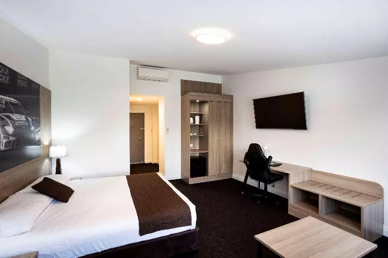Deluxe Suite King Bed, Littomore Hotel On Stewart, Bathurst