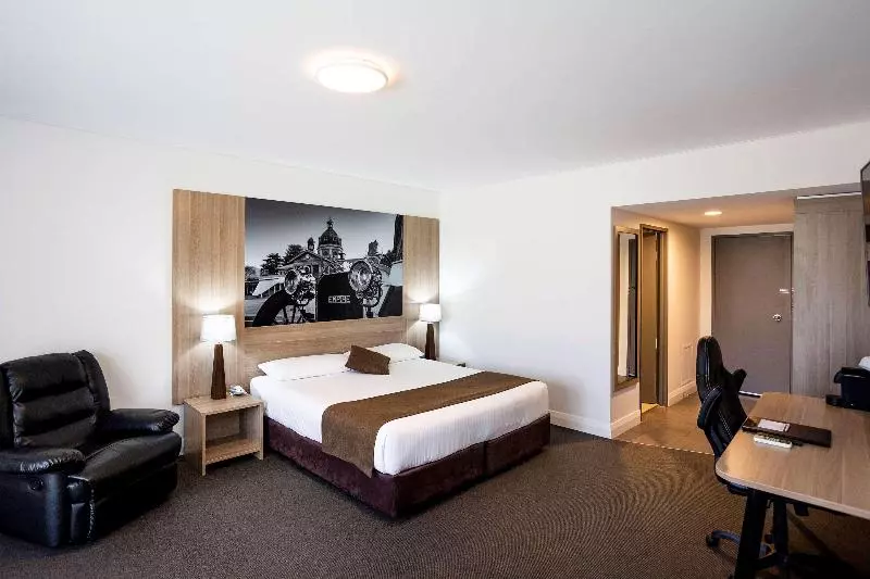 Deluxe Suite King Bed, Littomore Hotel On Stewart, Bathurst
