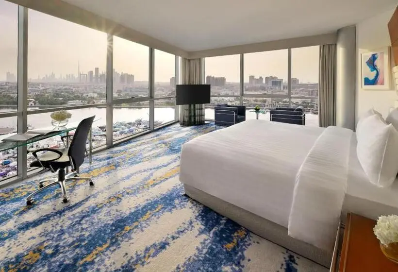 اتاق اجرایی با تخت بزرگ, Mövenpick Dubai Creek