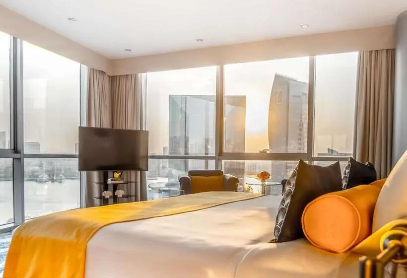 اتاق اجرایی با تخت بزرگ, Mövenpick Dubai Creek