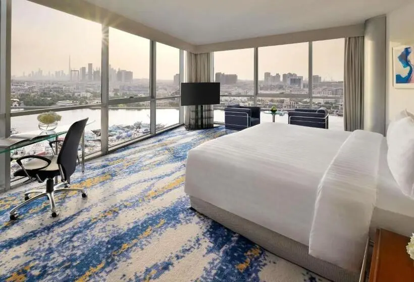 اتاق اجرایی با تخت بزرگ, Mövenpick Dubai Creek