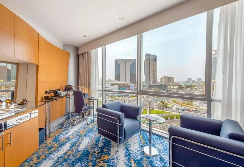 اتاق لوکس با تخت بزرگ, Mövenpick Dubai Creek