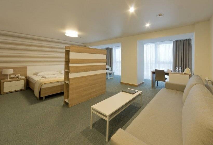 주니어 스위트, Volga