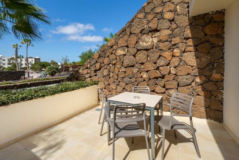 سوئیت سینیور 2 خوابه, Los Zocos Impressive Lanzarote