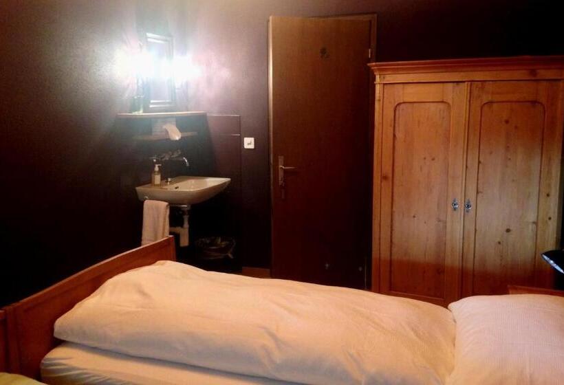 غرفة إقتصادية, Landhus Almens