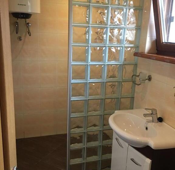 اتاق خانوادگی, Vesyolaya Rochsha