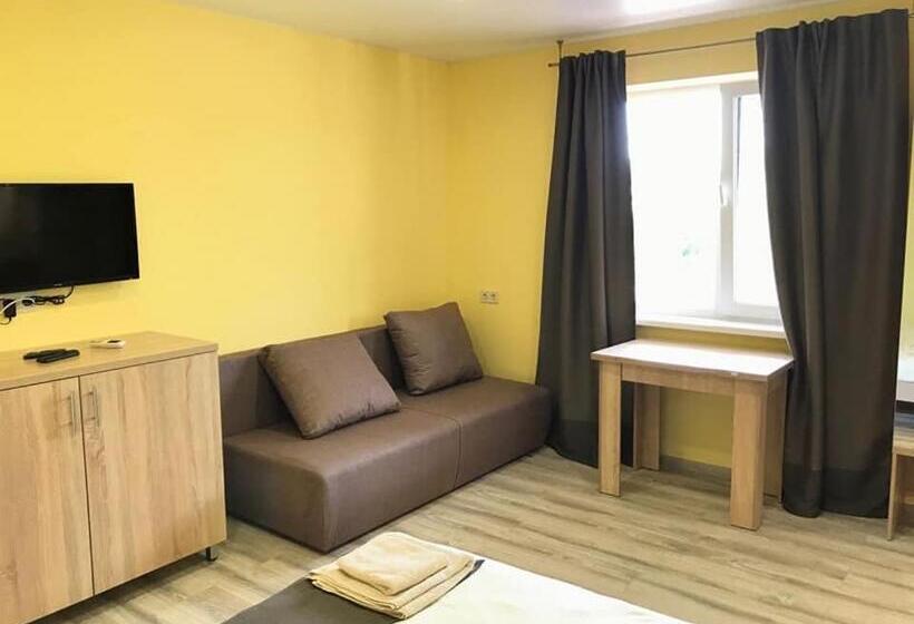 اتاق استاندارد با تراس, Vesyolaya Rochsha