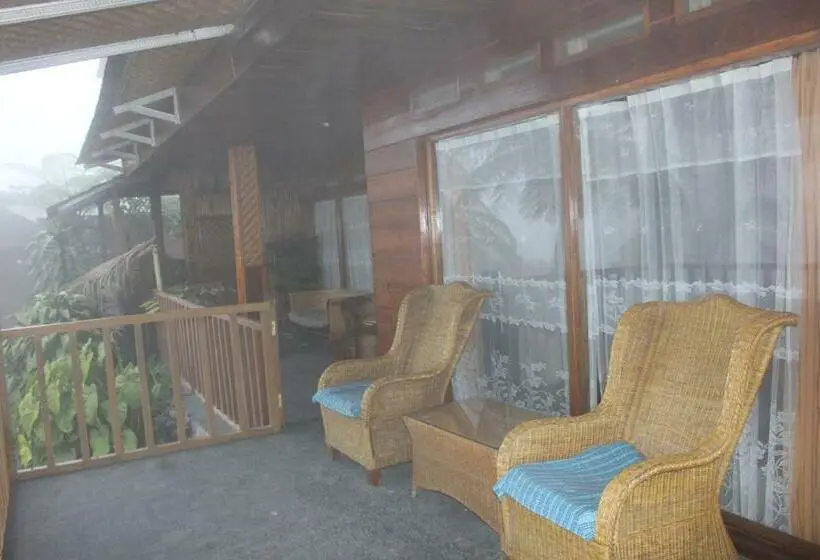 Familienzimmer, Sukuh Cottage