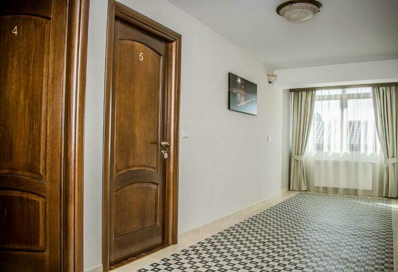 标准间, Domino Residence