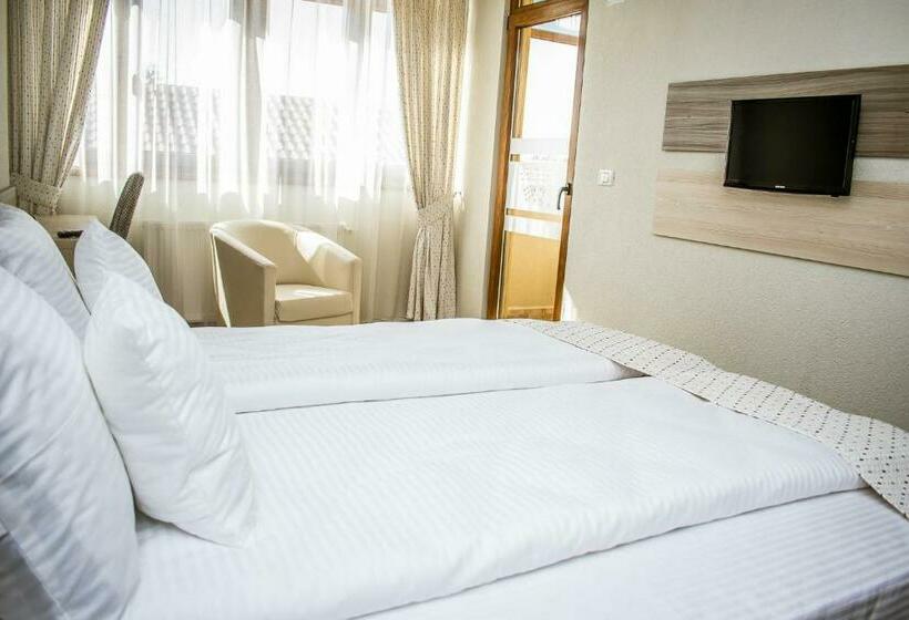 标准单人间, Domino Residence