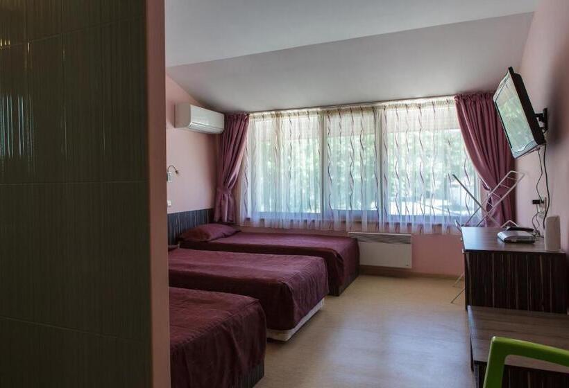 トリプルクラシックルーム, Family Hotel Kipra