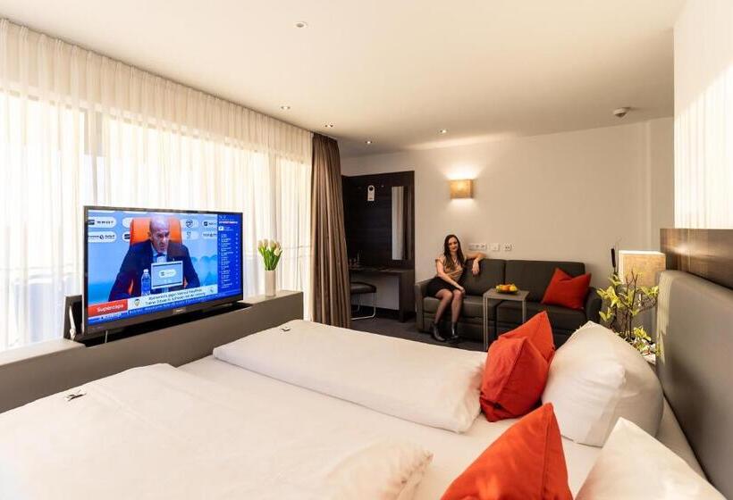 Полулюкс с Балконом, Duda Langenbruck