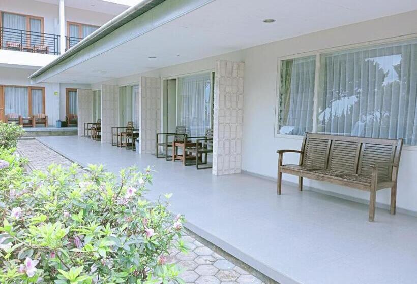 Номер Стандарт Вид на Горы, Pondok Asri Tawangmangu