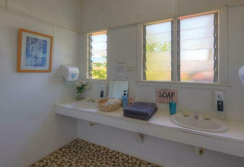 스탠다드 룸 킹사이즈 침대, Wellshot