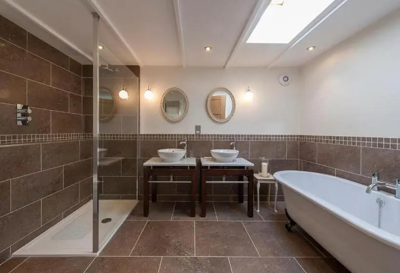 ガーデンビューデラックスルーム, Hubbard S Luxury Bed And Breakfast