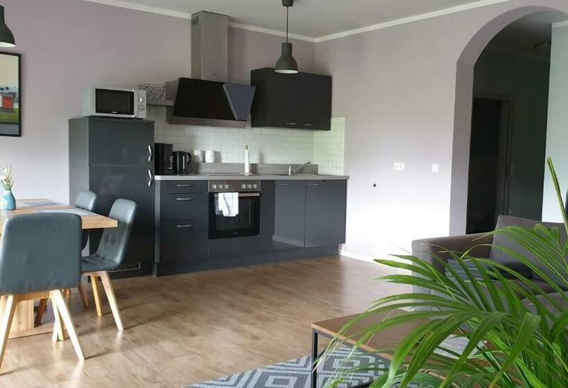 דירה בת חדר שינה 1 עם מרפסת, Oleander Hof