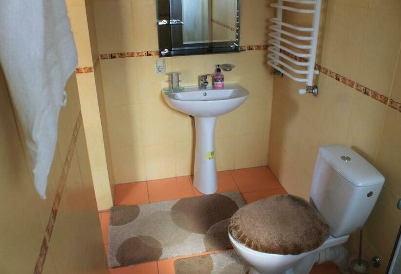 سوییت, Cottage U Yaremy Mykulychyn