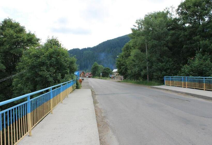 سوییت, Cottage U Yaremy Mykulychyn