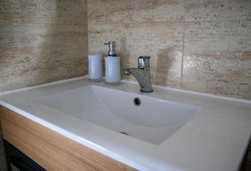 レイクビュースタンダードルーム, Dnk Residence