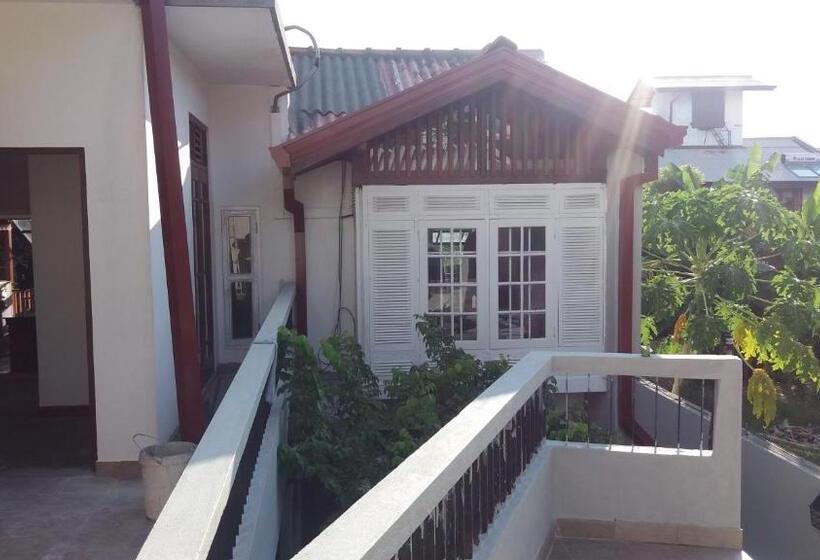 جناح جونيور مزوَّد بشرفة, Majestic Apartments