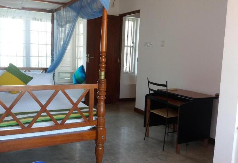 جناح, Majestic Apartments