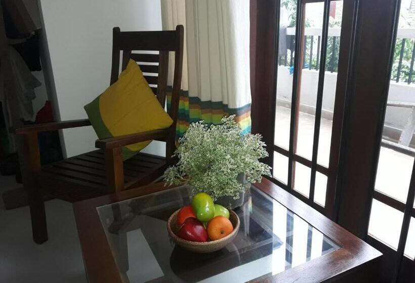 إستوديو قياسى سرير كينج, Majestic Apartments