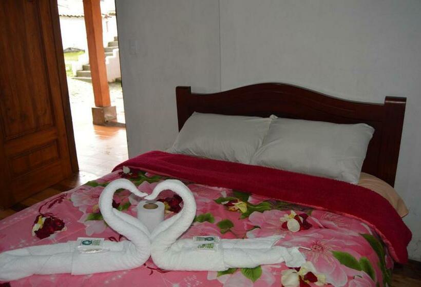 اتاق استاندارد, Quilotoa Green Lake