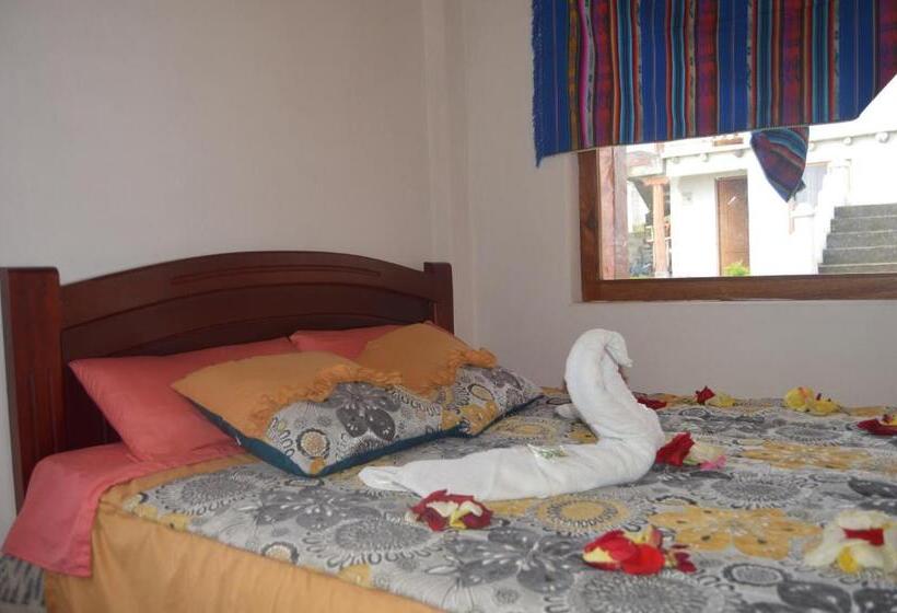 اتاق استاندارد سه نفره, Quilotoa Green Lake