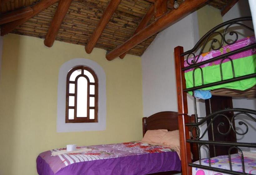 اتاق استاندارد سه نفره, Quilotoa Green Lake