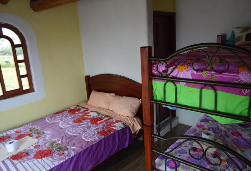 اتاق استاندارد سه نفره, Quilotoa Green Lake