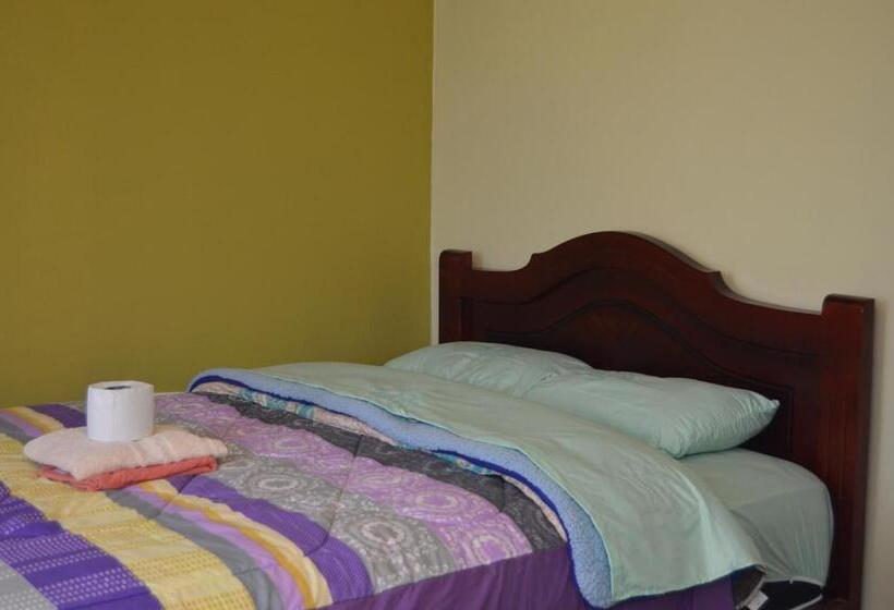 اتاق استاندارد, Quilotoa Green Lake