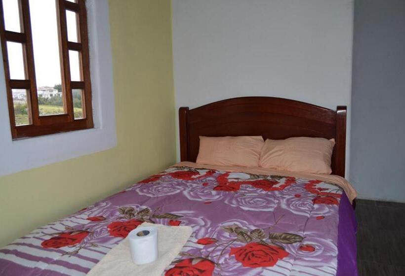 اتاق استاندارد سه نفره, Quilotoa Green Lake